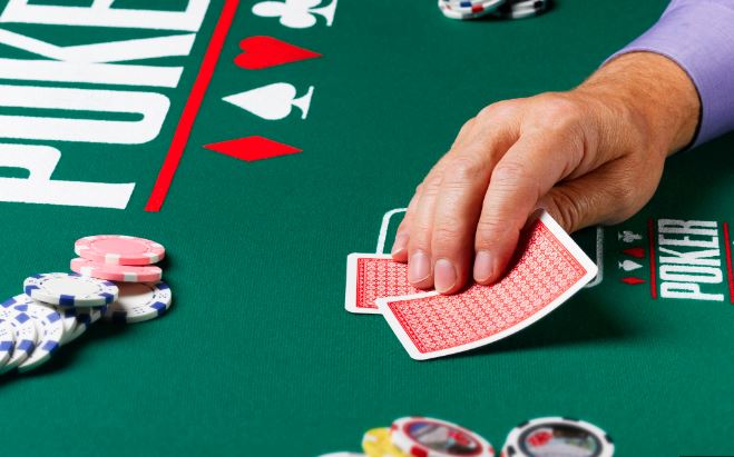 Texas Hold'em vs. Omaha: Which Poker Variation is Right for You?